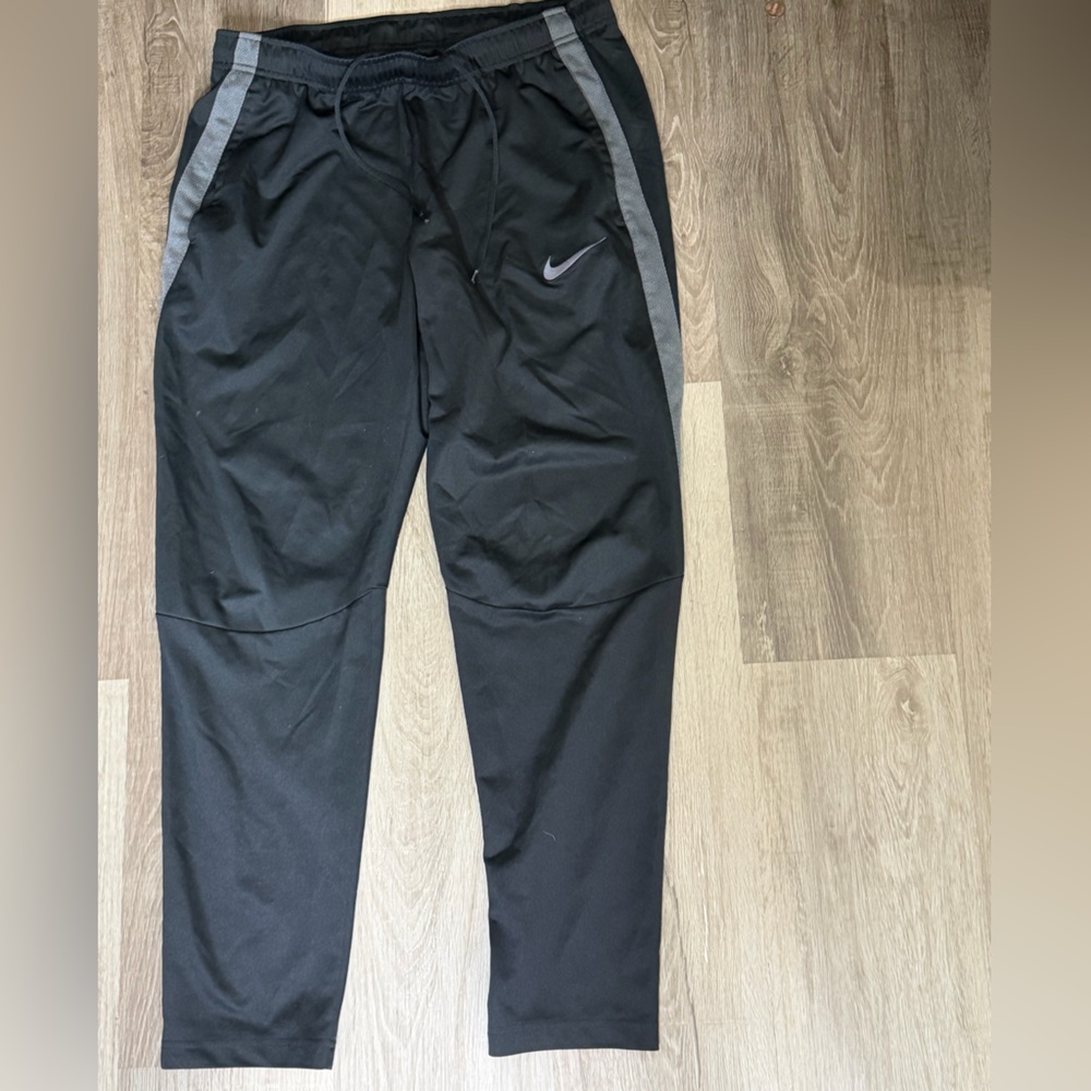 Nike Men's Black and Gray Joggers